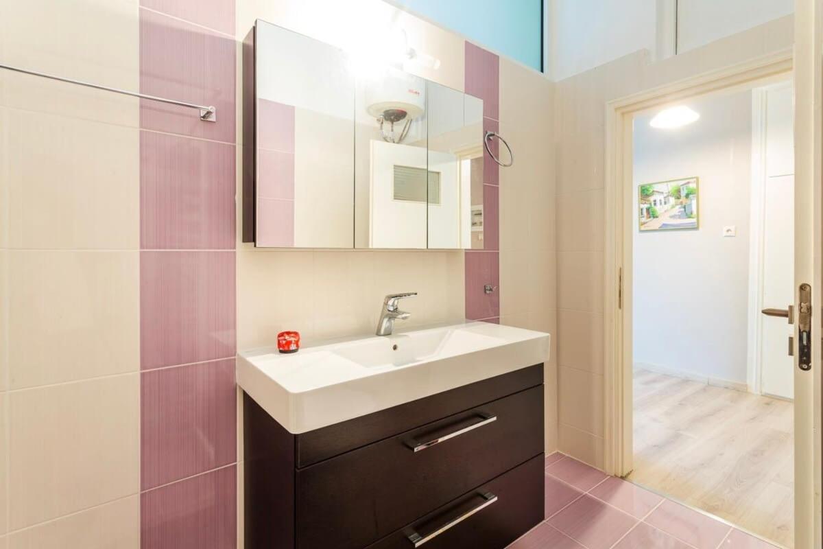 Kalamata Rose Nest - Urban Comfy Escape Eksteriør bilde